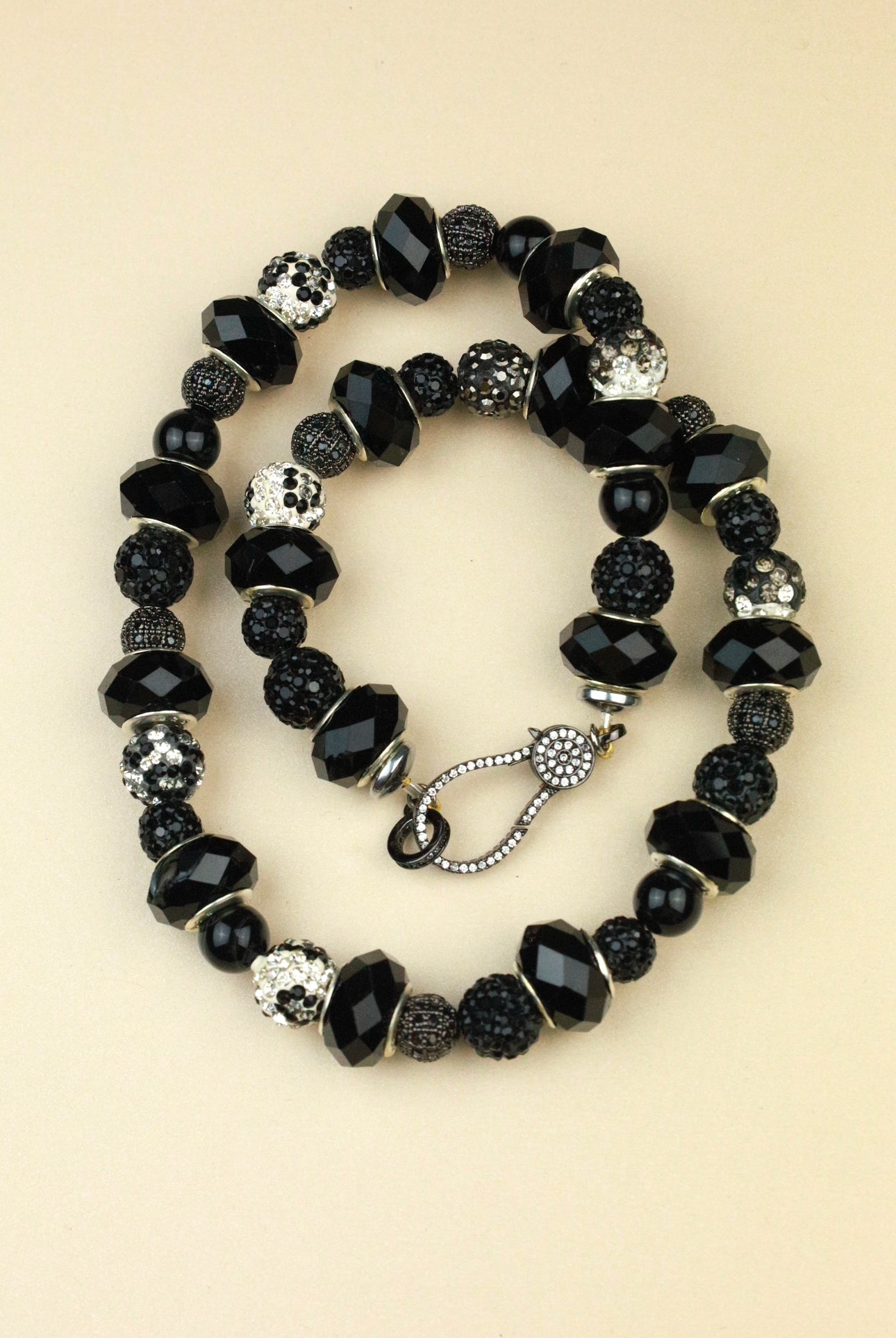 1 of 1 JET Deluxe beaded necklace – Ash&Cort