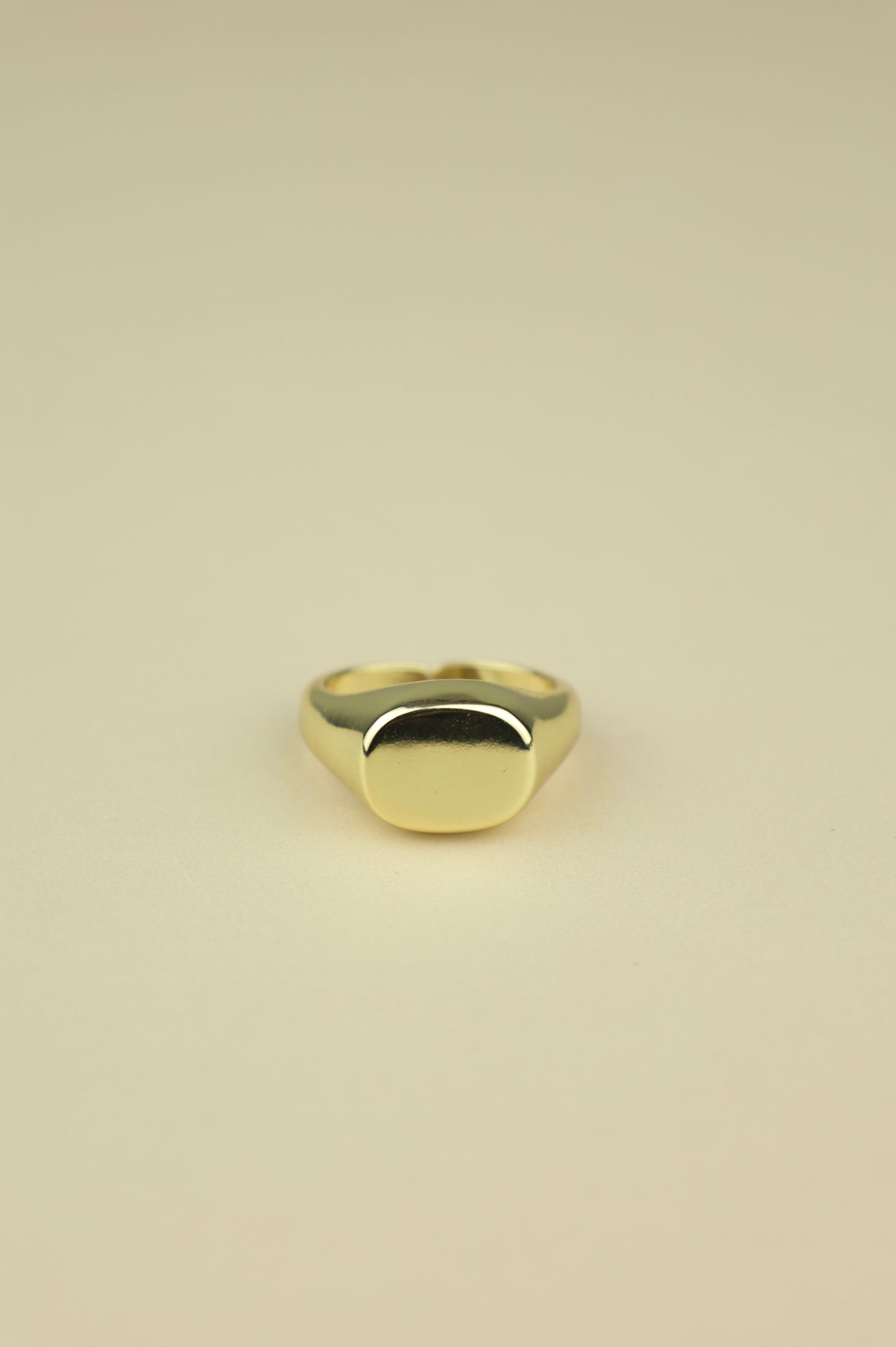Eros minimalist ring