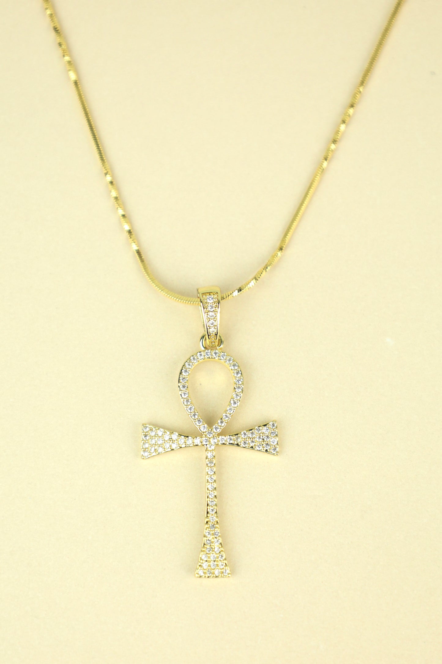 Tie Ankh necklace in gold