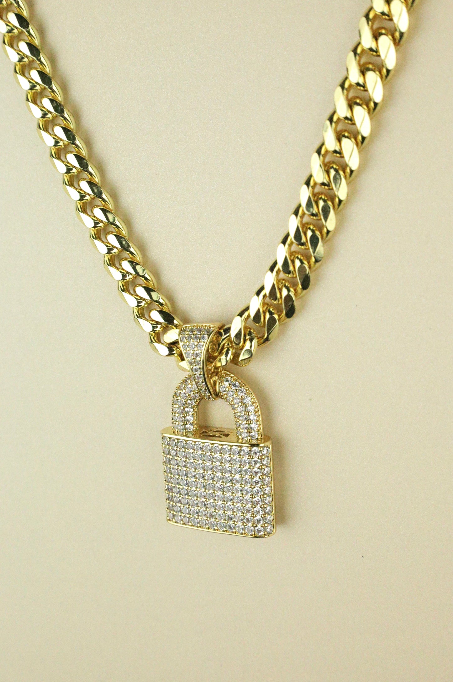 Cuban Lock Choker Ash Cort cuban-lock-choker-ash-cort