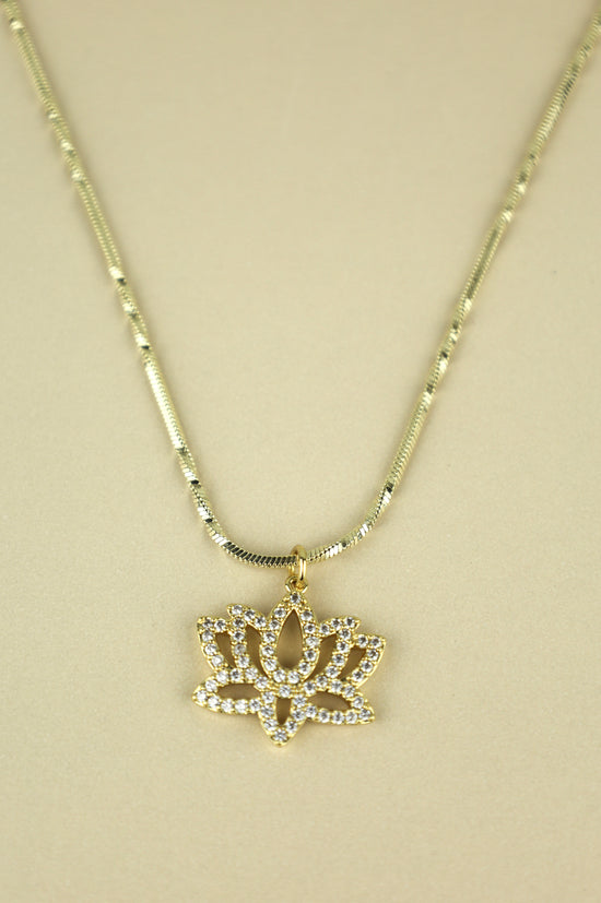 Lotus necklace in gold