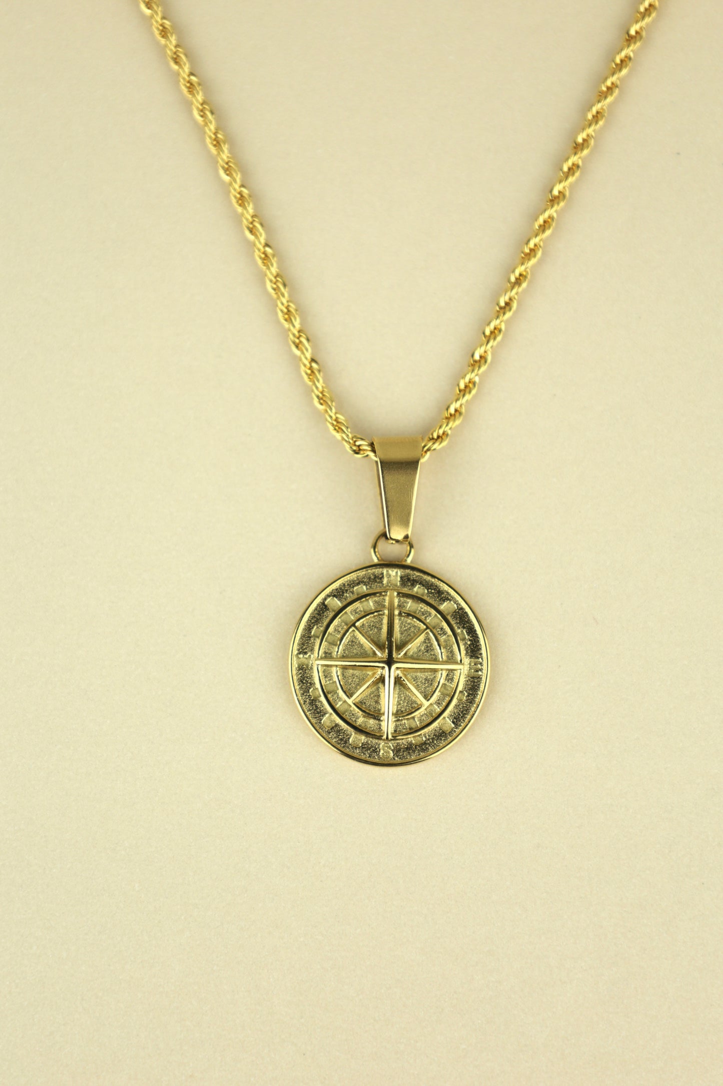 9ct Yellow Gold Diamond Set Compass Pendant – Zamels