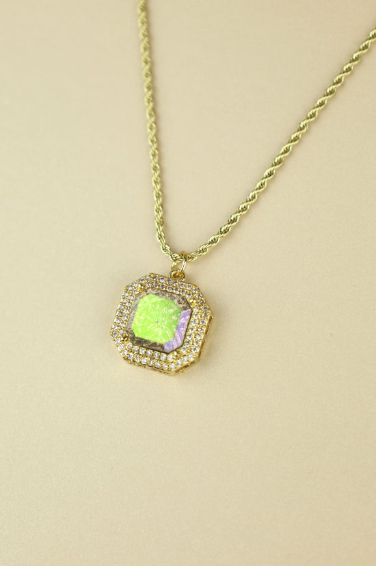 Load image into Gallery viewer, Iris Iridescent necklace
