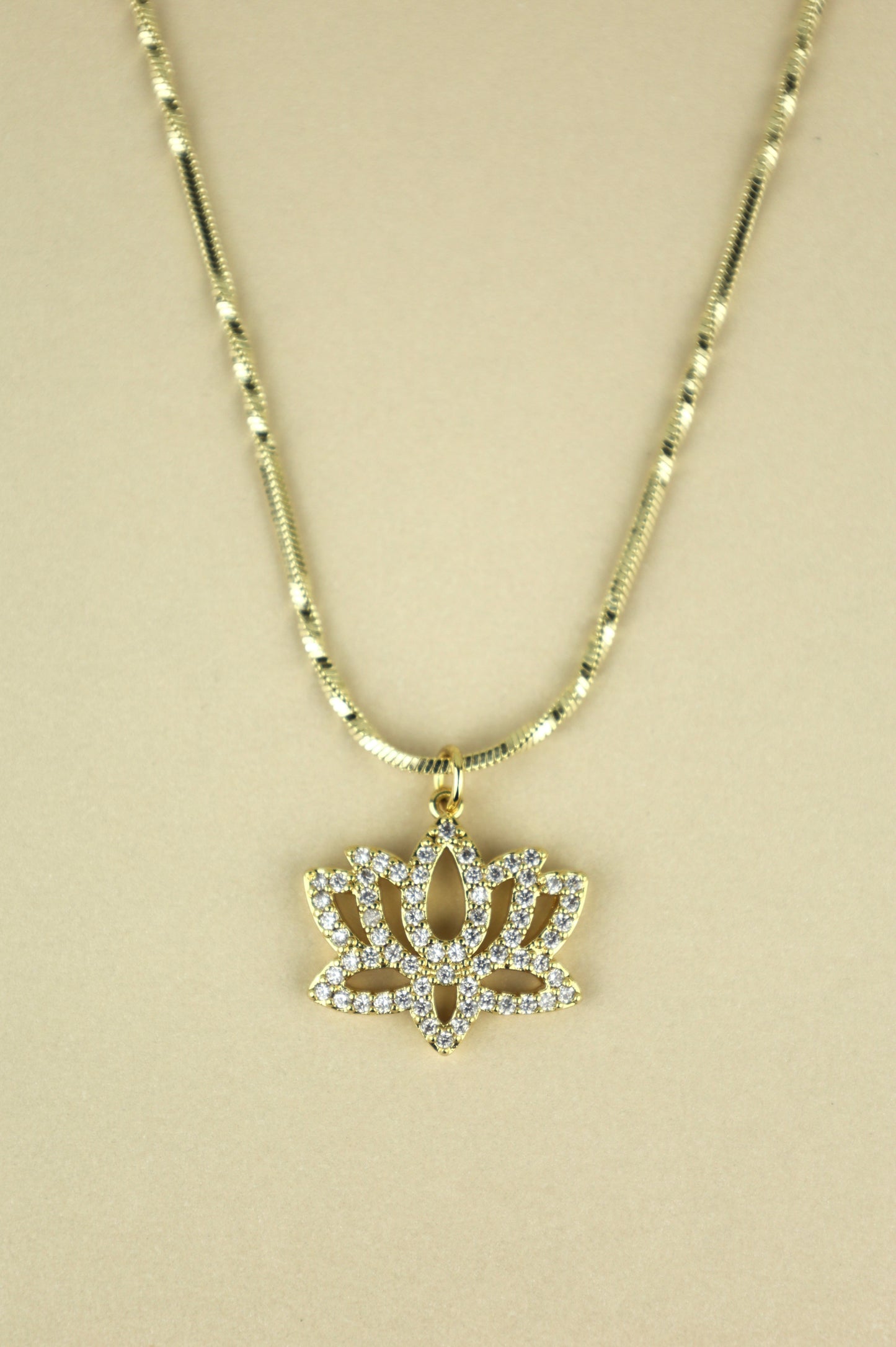 Lotus necklace in gold