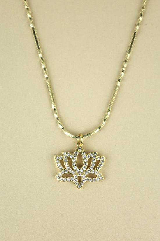 Lotus necklace in gold