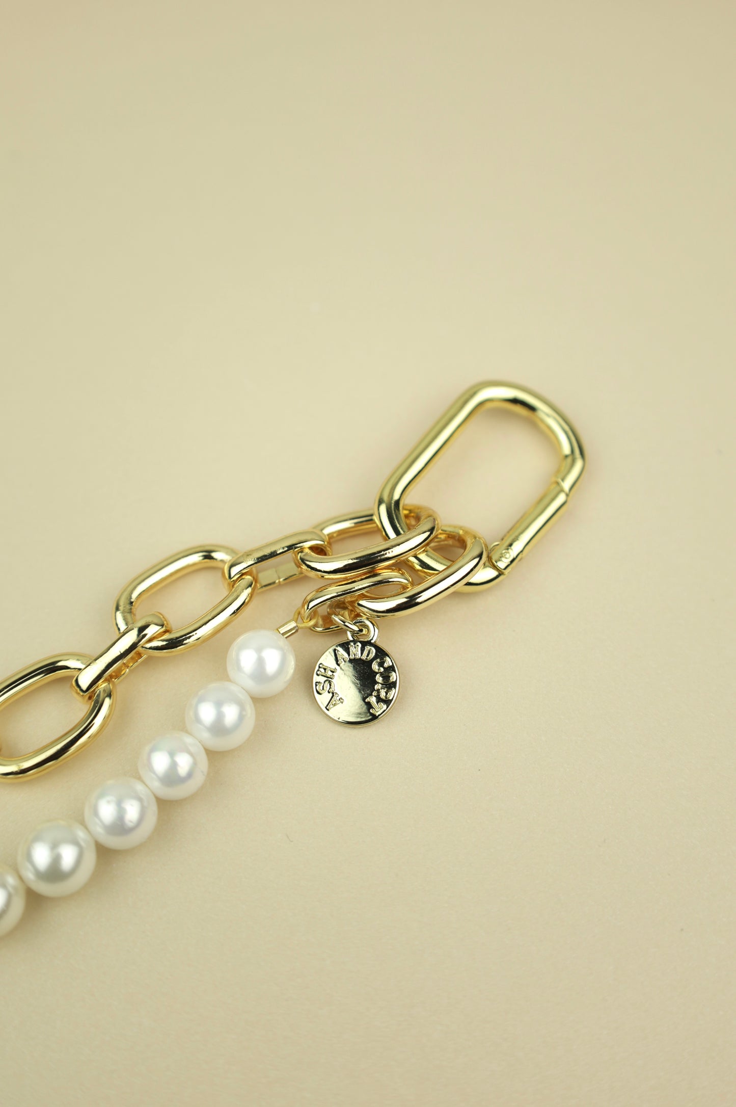 A/C Pearl Wallet Chain