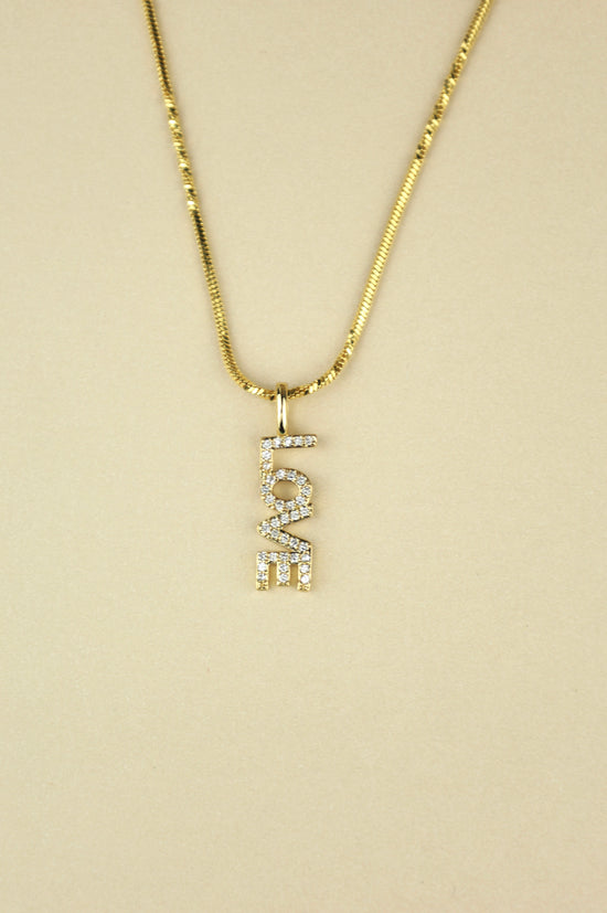 LOVE necklace in gold
