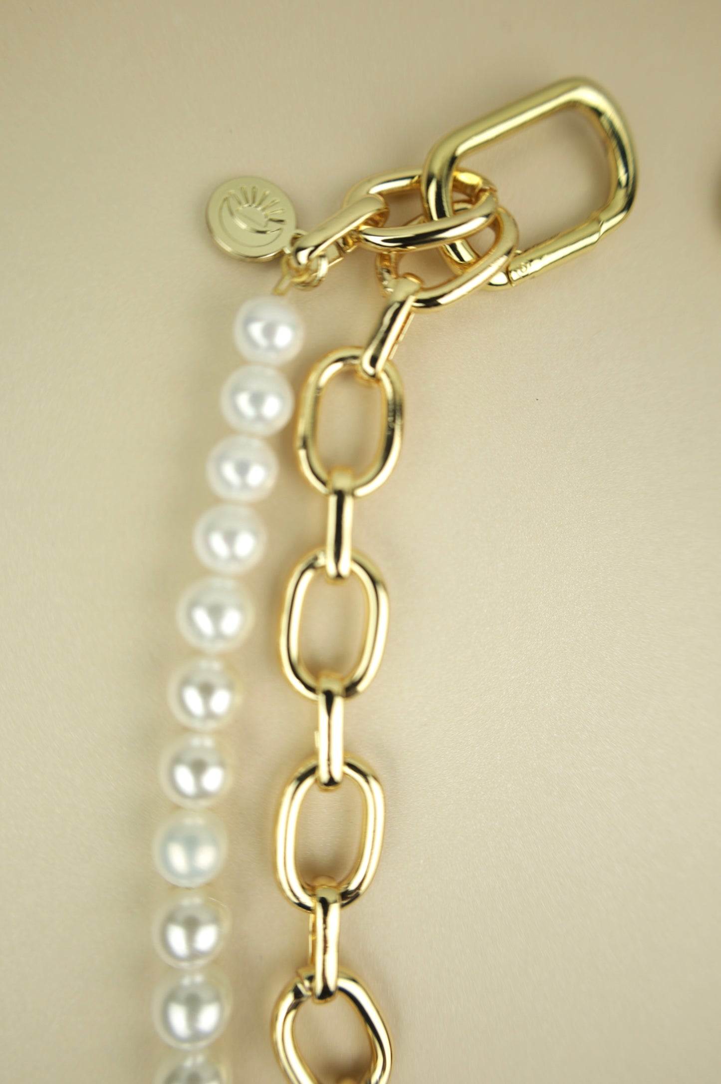 A/C Pearl Wallet Chain