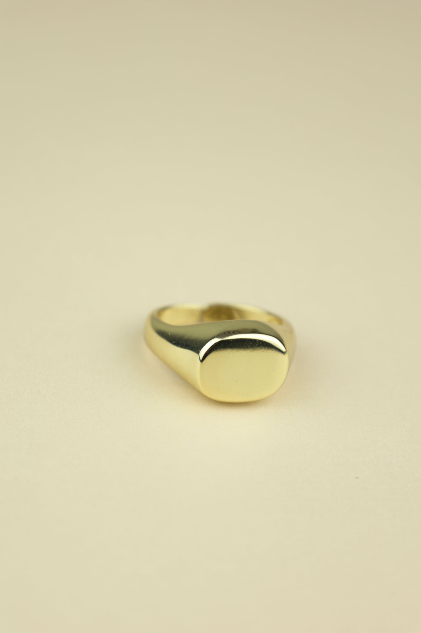 Eros minimalist ring