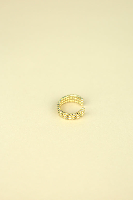 Dott Ear Cuff in gold