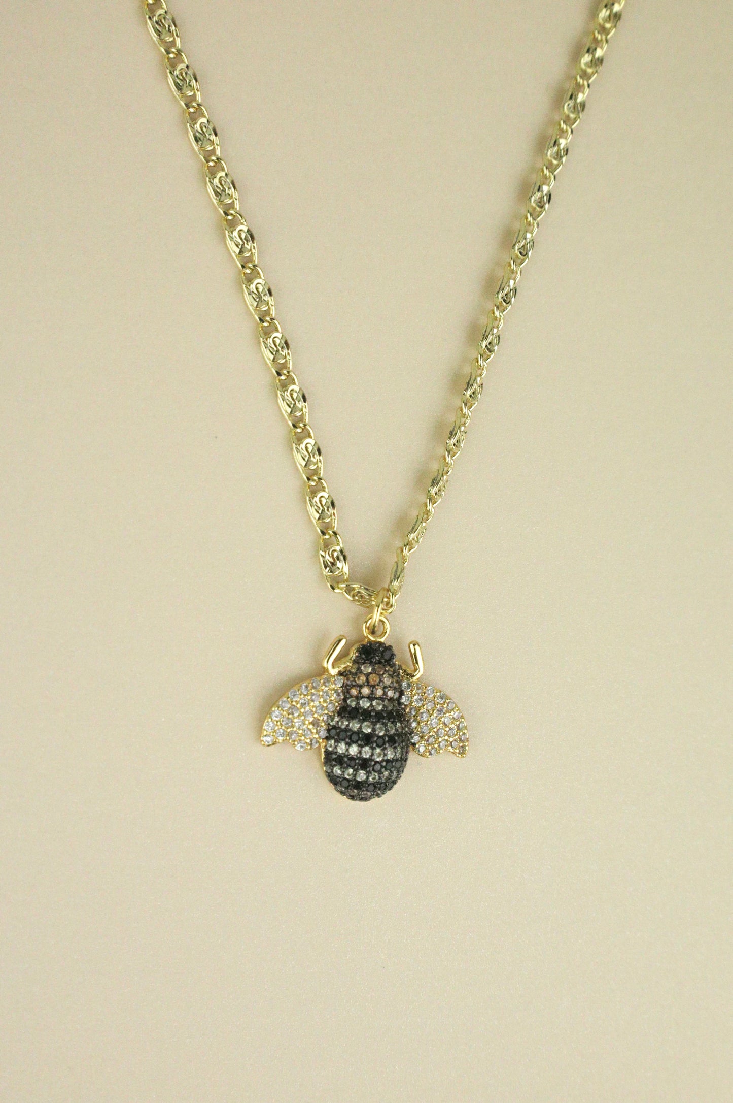 Totem Queen Bee Necklace in gold