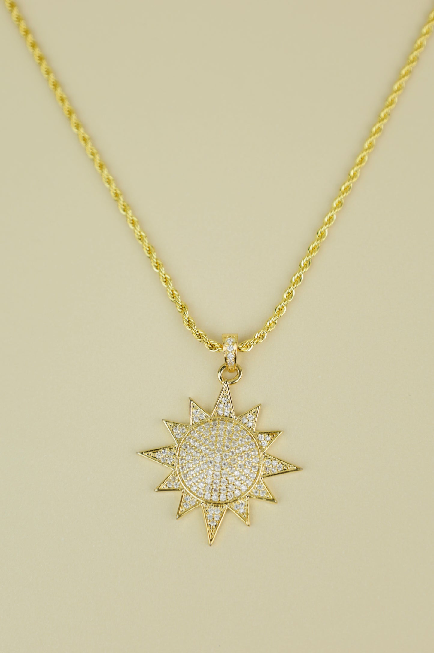 SOL Necklace in gold