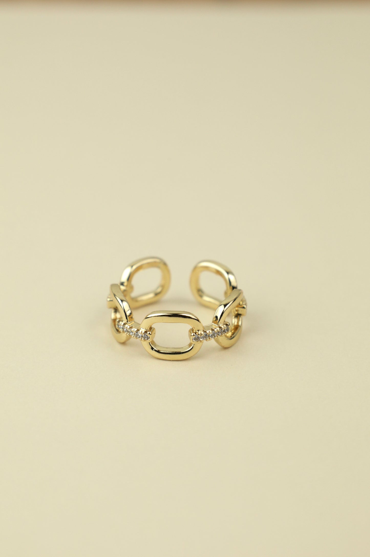 Chunky Link Ring in gold