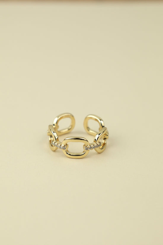 Chunky Link Ring in gold
