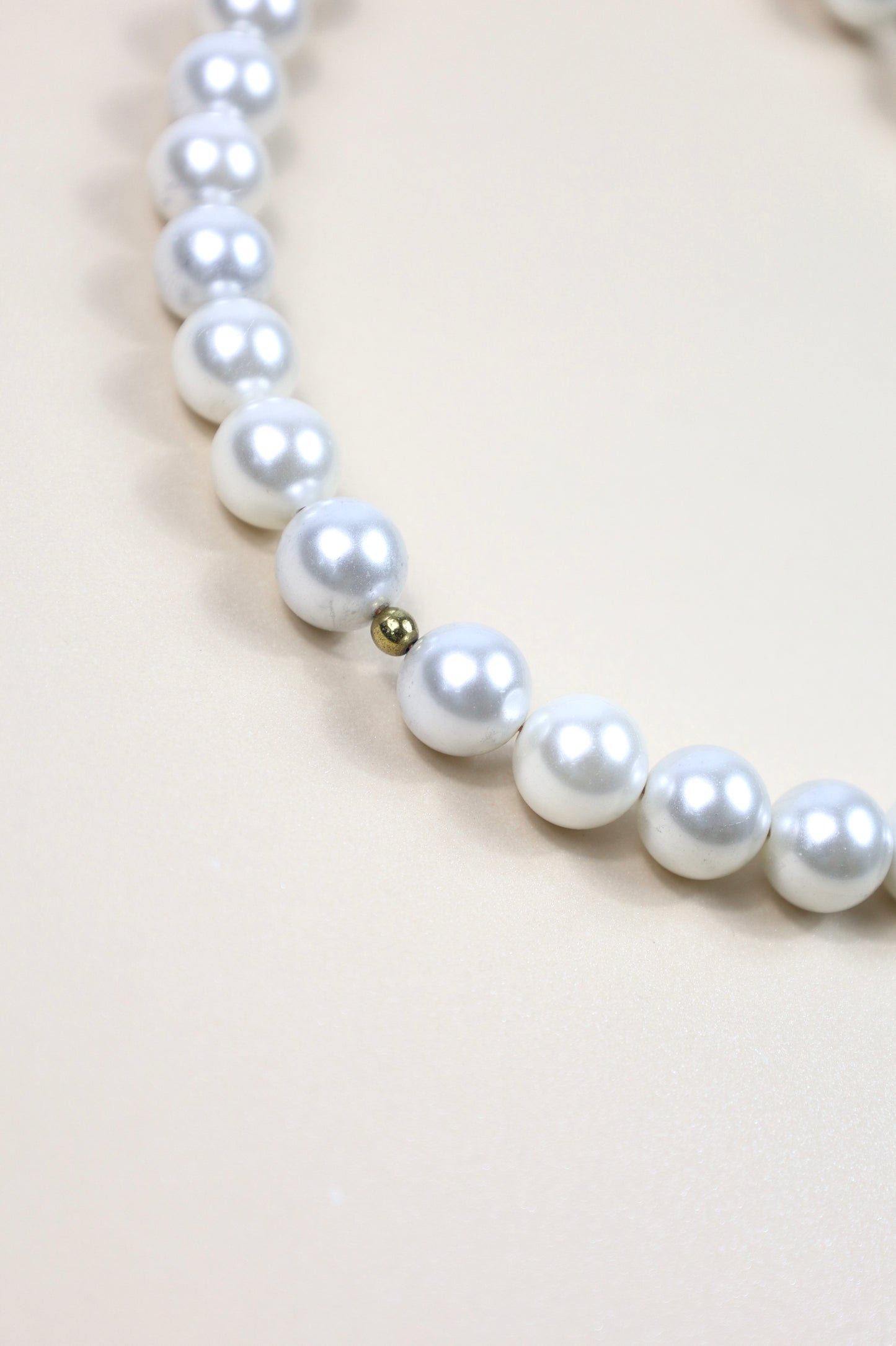 Neo Beaded Mother of Pearl necklace