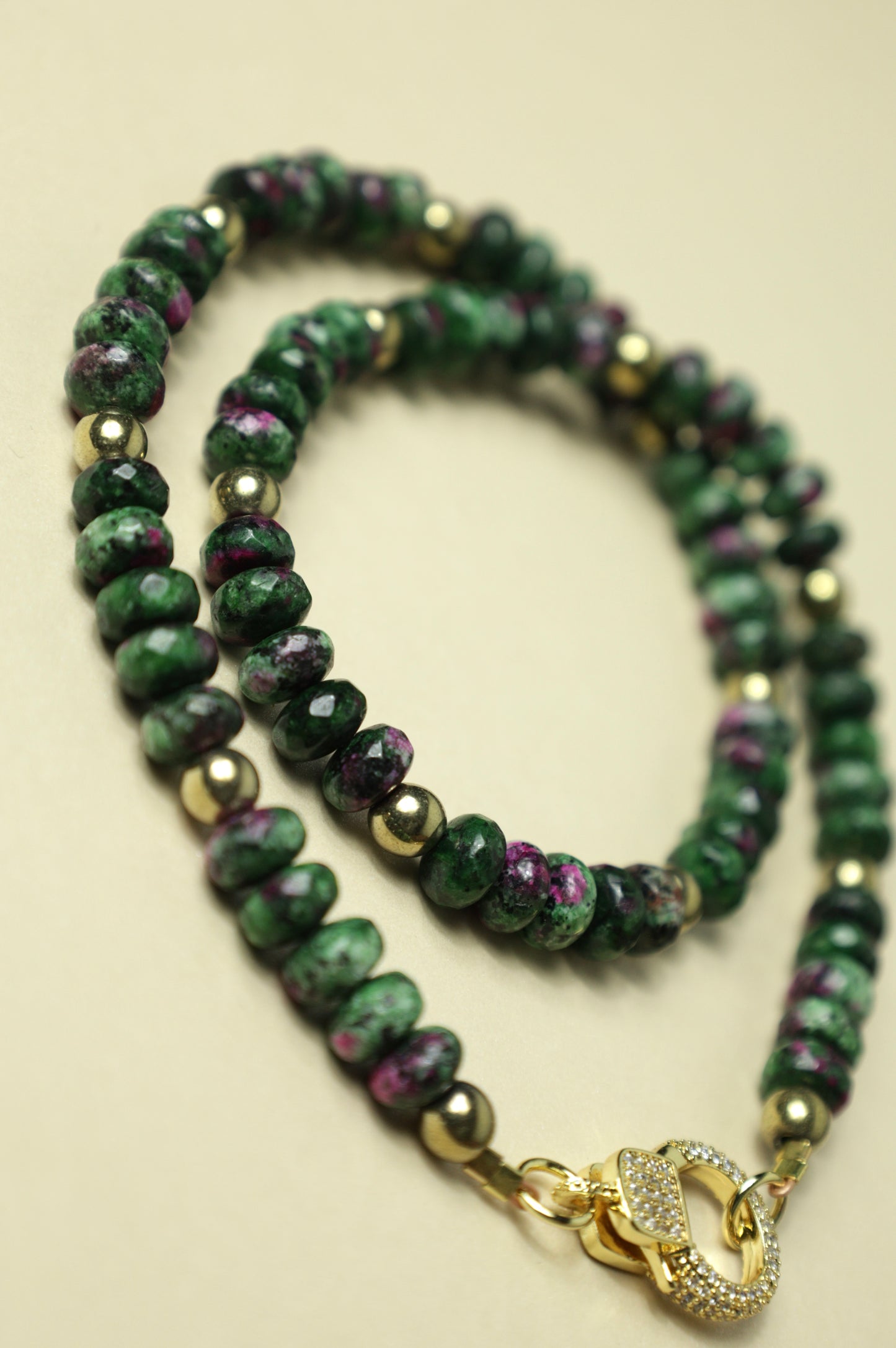 Load image into Gallery viewer, Ruby Zoisite beaded necklace
