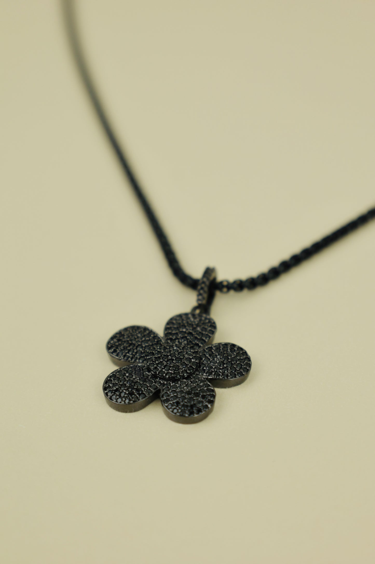 Bloom flower Necklace in Black