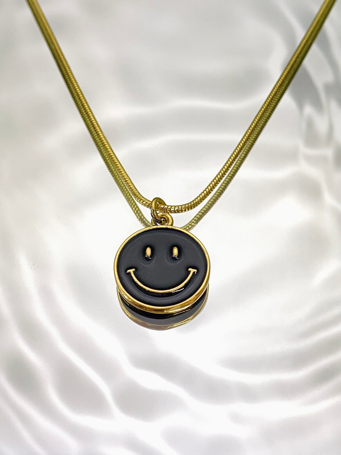 Noir Smiley