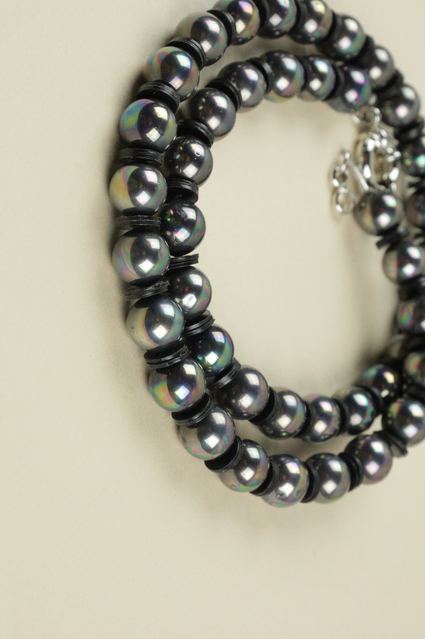 Metallic Silver Pearl beaded necklace